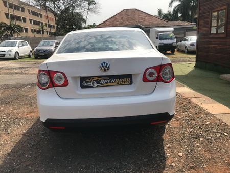 2008-Volkswagen-Jetta-19-TDI-Comfortline-Auto_2