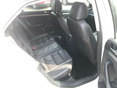 2008-Volkswagen-Jetta-19-TDI-Comfortline-Auto_6