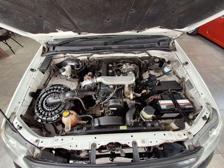 2006-Toyota-Hilux-25-D-4D-SRX-Single-Cab_10