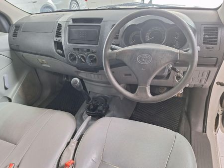 2006-Toyota-Hilux-25-D-4D-SRX-Single-Cab_6