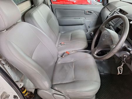 2006-Toyota-Hilux-25-D-4D-SRX-Single-Cab_7