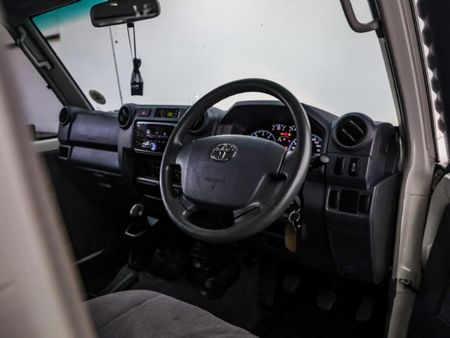 2021-Toyota-Land-Cruiser-70-70-45-D-Single-Cab_10