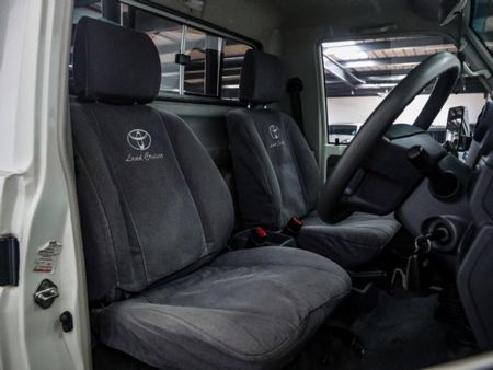 2021-Toyota-Land-Cruiser-70-70-45-D-Single-Cab_11