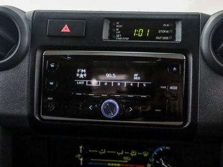 2021-Toyota-Land-Cruiser-70-70-45-D-Single-Cab_13