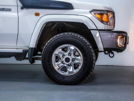 2021-Toyota-Land-Cruiser-70-70-45-D-Single-Cab_3