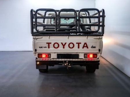 2021-Toyota-Land-Cruiser-70-70-45-D-Single-Cab_5
