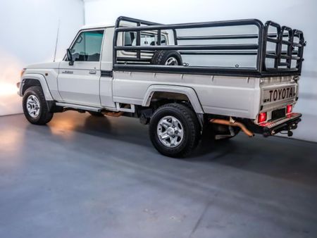 2021-Toyota-Land-Cruiser-70-70-45-D-Single-Cab_7
