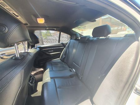2018-BMW-3-Series-320d-M-Sport-Auto_11