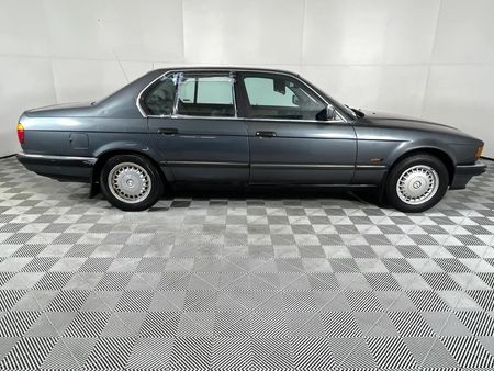 1990-BMW-7-Series-735i-Auto_4