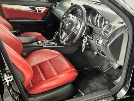 2012-Mercedes-AMG-C-Class-C63-AMG_9