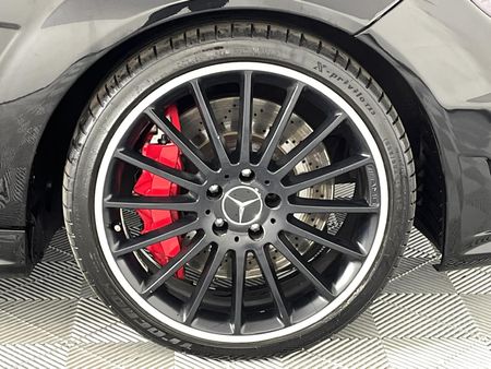 2012-Mercedes-AMG-C-Class-C63-AMG_4