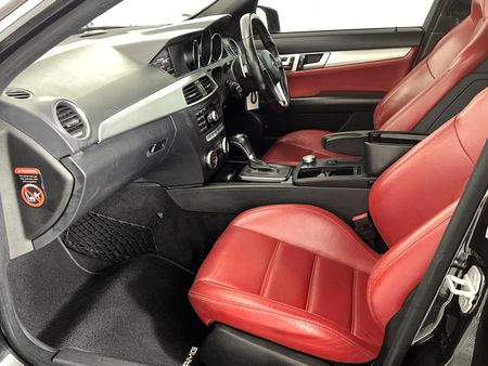 2012-Mercedes-AMG-C-Class-C63-AMG_8