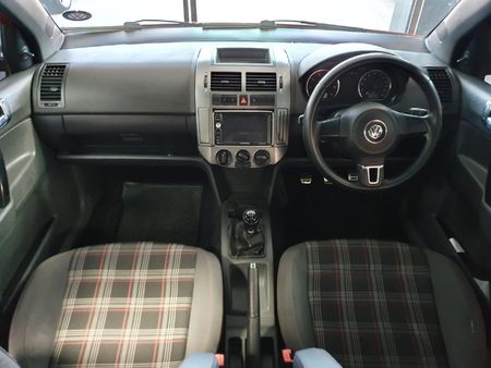 2016-Volkswagen-Polo-Vivo-GP-16-GTS-5-dr_7
