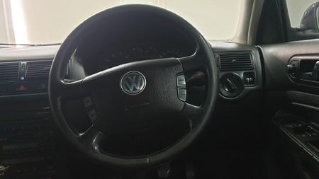 2004-Volkswagen-Golf-4-GTI-18T_10