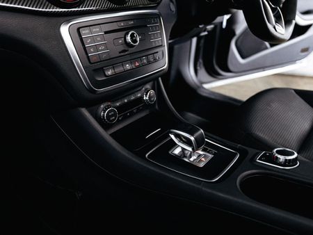 2015-Mercedes-AMG-CLA-45-AMG_10