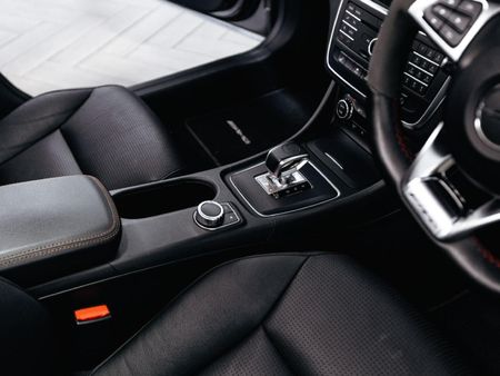 2015-Mercedes-AMG-CLA-45-AMG_11