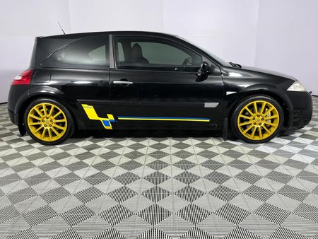 2006-Renault-Megane-II-RS-F1-Team-3-dr_15