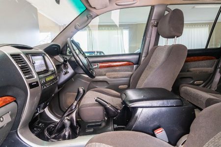 2009-Toyota-Land-Cruiser-Prado-30-TDI-GX-5-dr_11