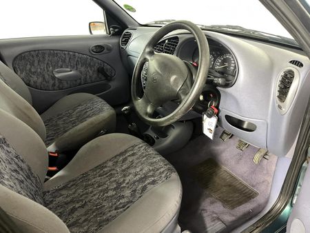 1997-Mazda-121-Soho-13-5-dr_9