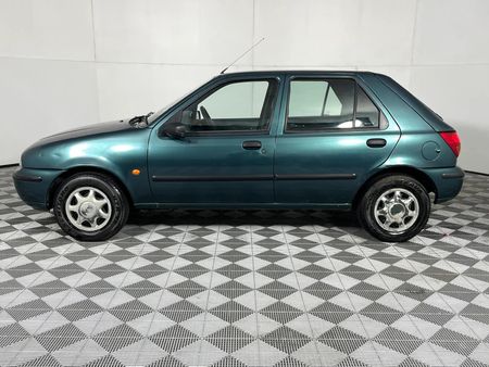 1997-Mazda-121-Soho-13-5-dr_15