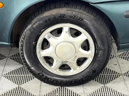 1997-Mazda-121-Soho-13-5-dr_4