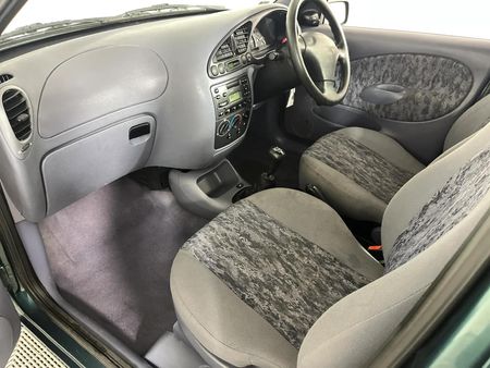 1997-Mazda-121-Soho-13-5-dr_8