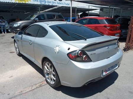 2008-Hyundai-Tiburon-20-GLS_10