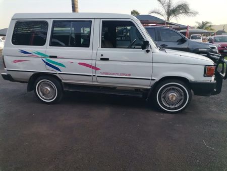 1993-Toyota-Venture-1800-64_3