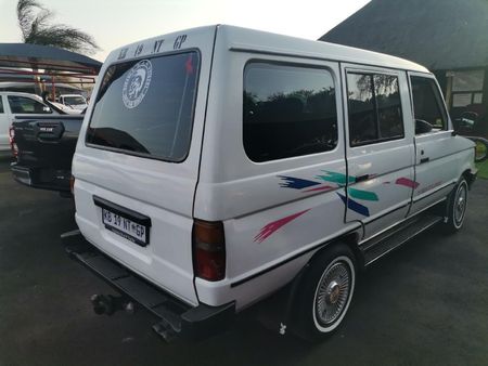 1993-Toyota-Venture-1800-64_4