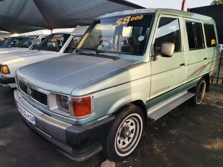 1992-Toyota-Venture-1800-8-seat_0