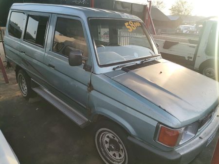 1992-Toyota-Venture-1800-8-seat_2