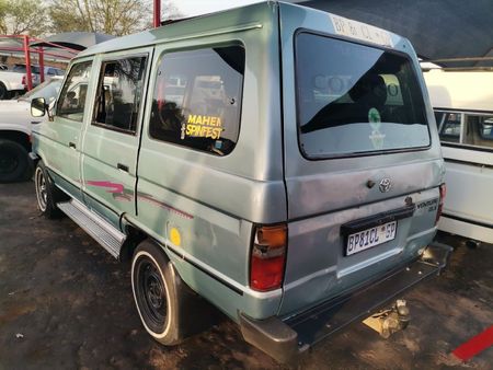 1992-Toyota-Venture-1800-8-seat_4