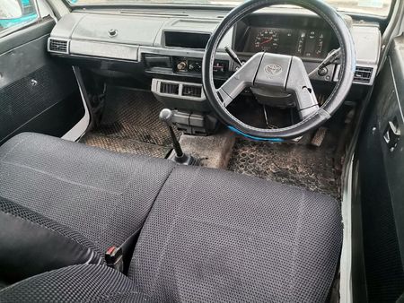 1994-Toyota-Venture-1800-8-seat_13