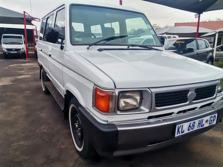 1994-Toyota-Venture-1800-8-seat_2