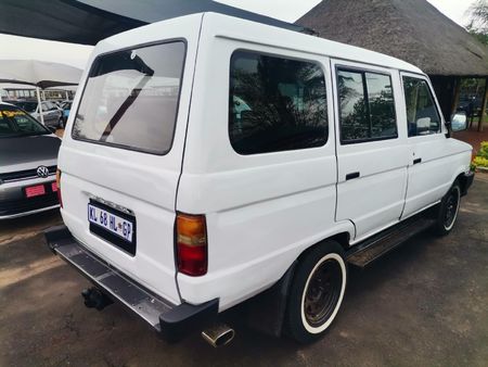 1994-Toyota-Venture-1800-8-seat_4