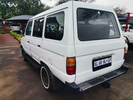 1994-Toyota-Venture-1800-8-seat_6