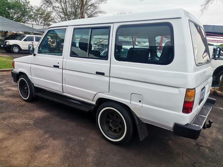 1994-Toyota-Venture-1800-8-seat_7
