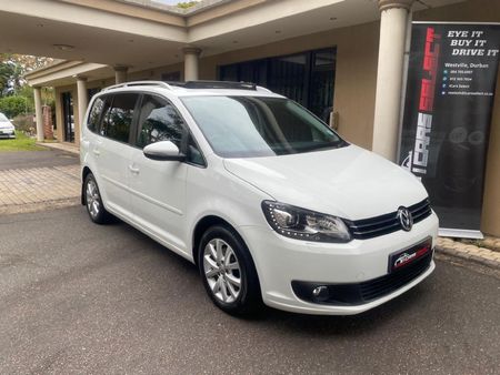 2017-Volkswagen-Touran-16-TDI-Auto_0