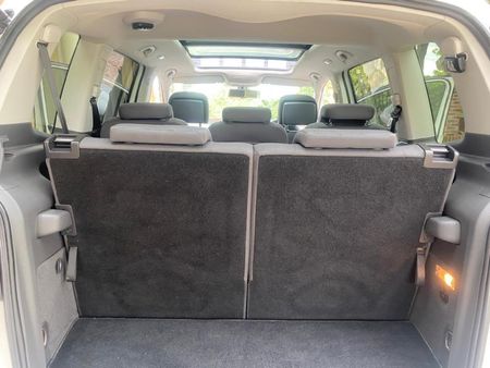 2017-Volkswagen-Touran-16-TDI-Auto_9