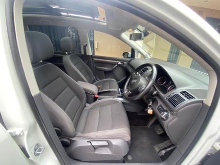 2017-Volkswagen-Touran-16-TDI-Auto_11
