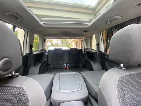 2017-Volkswagen-Touran-16-TDI-Auto_12