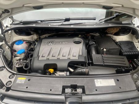 2017-Volkswagen-Touran-16-TDI-Auto_13