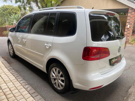 2017-Volkswagen-Touran-16-TDI-Auto_3