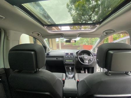 2017-Volkswagen-Touran-16-TDI-Auto_7