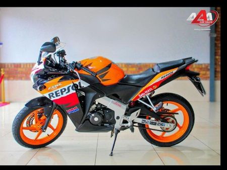 2013-Honda-Cbr-125r_4