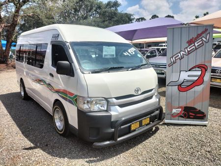 2020-Toyota-Quantum-27-Sesfikile-16-seat_0
