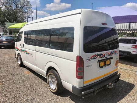 2020-Toyota-Quantum-27-Sesfikile-16-seat_2