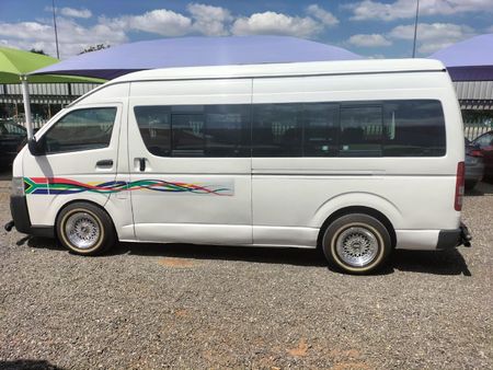 2020-Toyota-Quantum-27-Sesfikile-16-seat_3