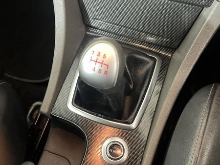 2009-Ford-Focus-25-ST-5-dr_10