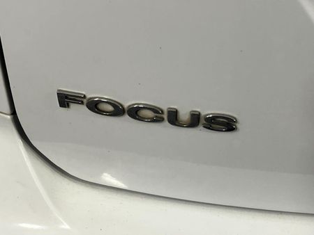 2009-Ford-Focus-25-ST-5-dr_11